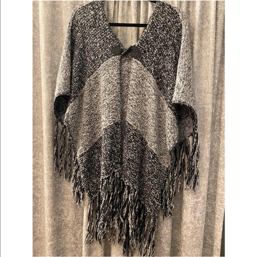 Cardigan/ poncho